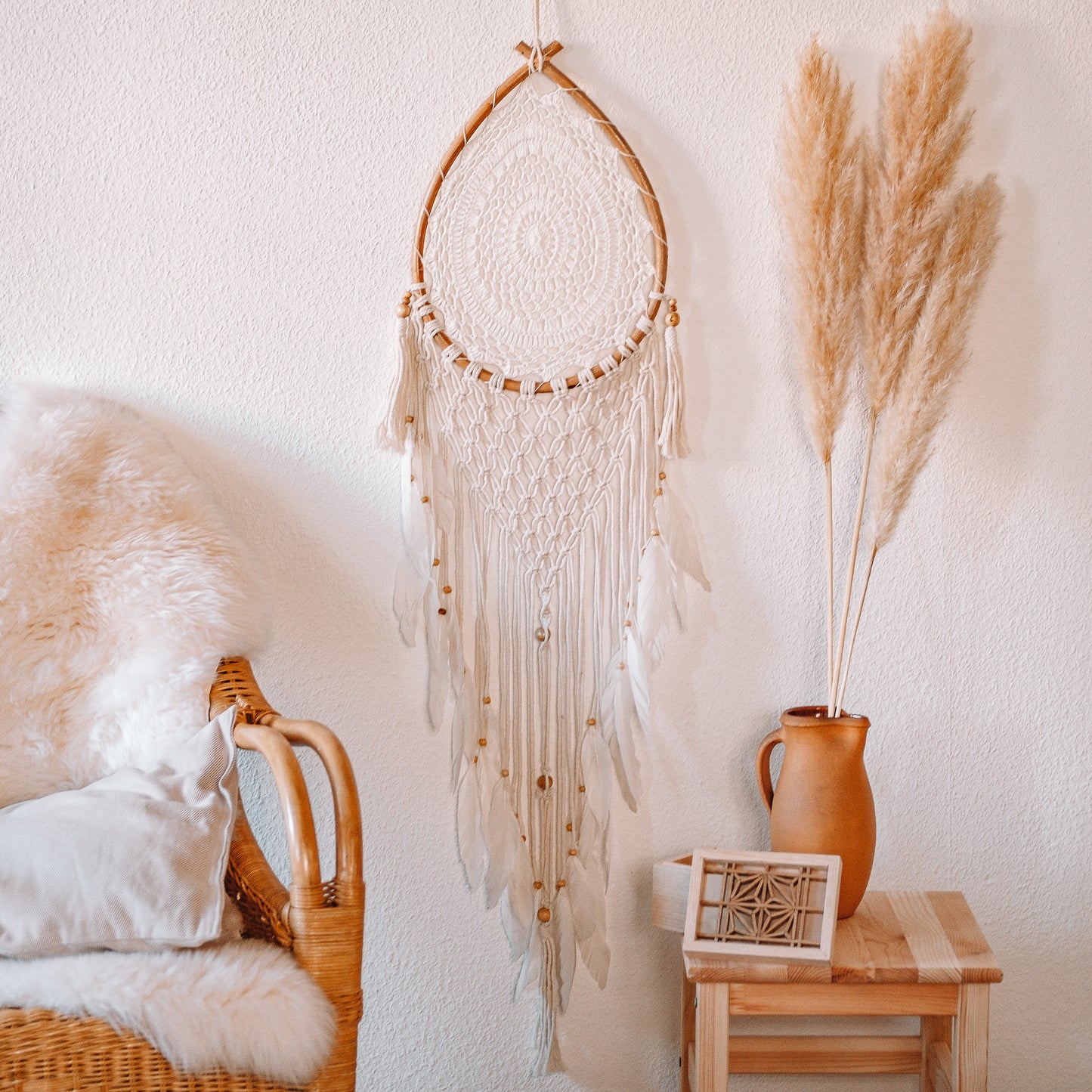 Boho Makramee Traumfänger Wandbehang für Schlafzimmer und Kinderzimmer.